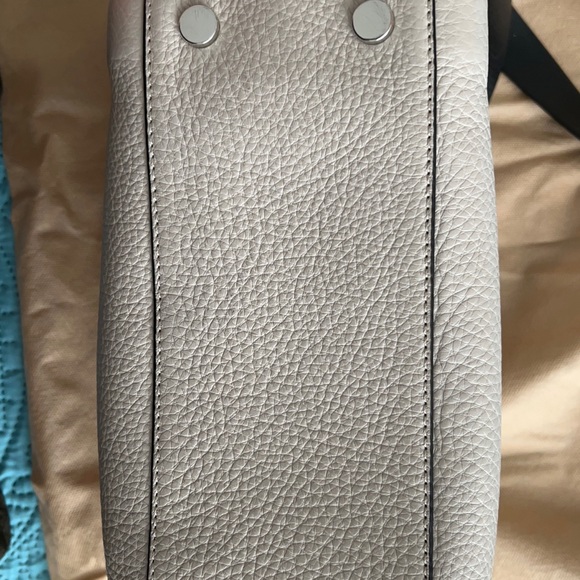 Michael Kors beige and black handbag with removable shoulder strap - Picture 9 of 9